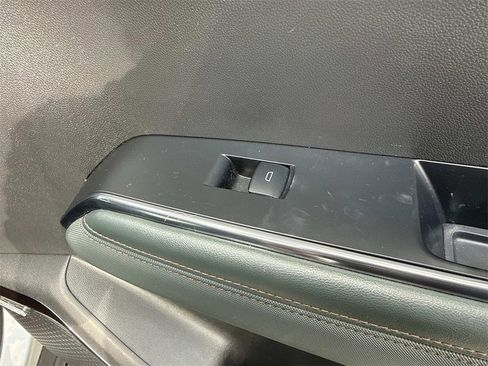 Used 2024 GMC Acadia AT4 w/ Luxury Package image 30