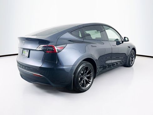 Used 2024 Tesla Model Y Long Range AWD/4WD image 9