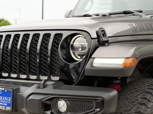 Used 2022 Jeep Gladiator Sport AWD/4WD image 30