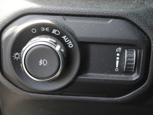 Used 2023 Jeep Wrangler Unlimited Sahara AWD/4WD image 23