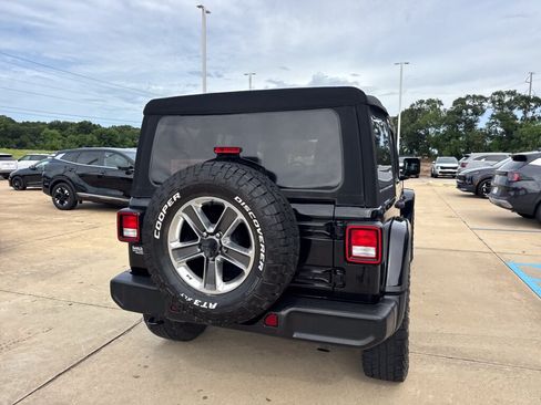 Used 2021 Jeep Wrangler Unlimited Sahara AWD/4WD image 26
