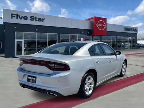 Used 2022 Dodge Charger SXT RWD image 6