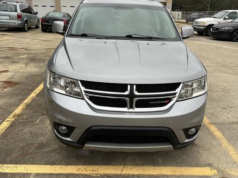 Used 2016 Dodge Journey SXT w/ Comfort/Convenience Group image 2
