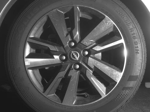 Used 2025 Nissan Versa SV image 12