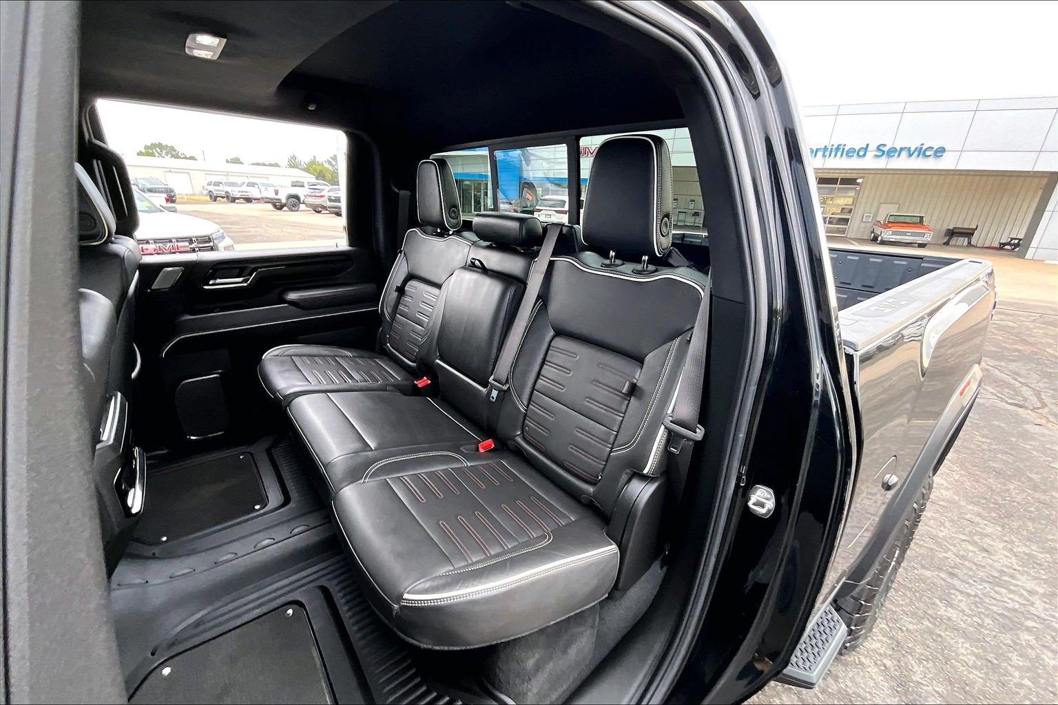 Used 2024 GMC Sierra 2500 AT4X AWD/4WD image 28