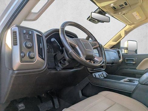 Used 2019 GMC Sierra 2500 Denali w/ Duramax Plus Package image 9