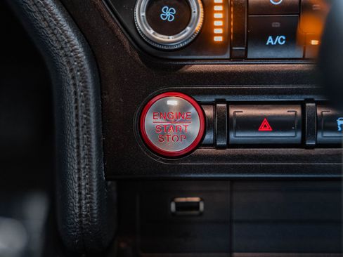 Certified 2022 Ford Mustang Coupe image 32