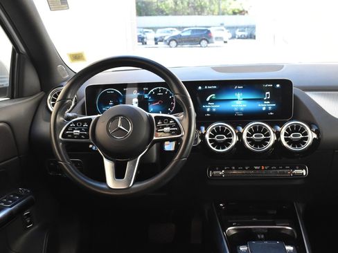 Used 2021 Mercedes-Benz GLA 250 4MATIC image 23