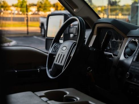 Used 2011 Ford F350 Lariat image 35