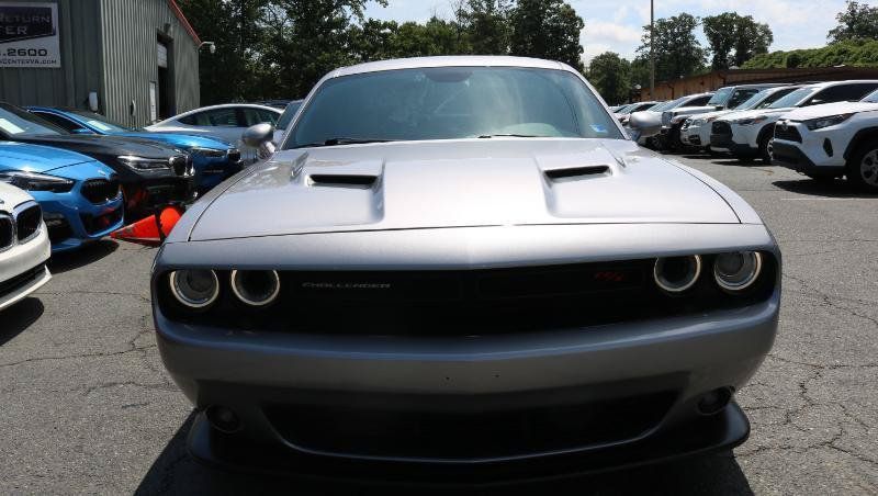 Used 2018 Dodge Challenger R/T Scat Pack w/ Leather Interior Group RWD image 2