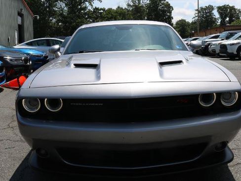 Used 2018 Dodge Challenger R/T Scat Pack w/ Leather Interior Group RWD image 2