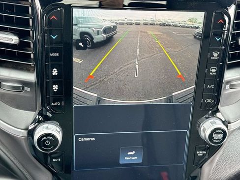 Used 2024 RAM 3500 Big Horn w/ Level 2 Equipment Group AWD/4WD image 17