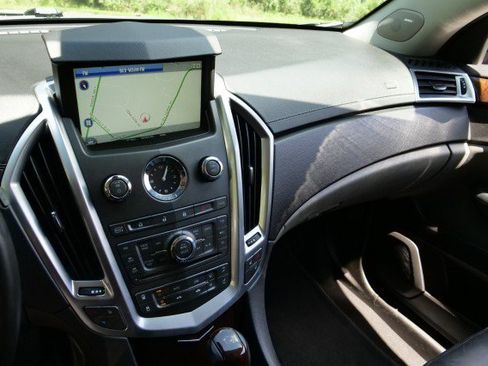 Used 2011 Cadillac SRX Luxury FWD image 14