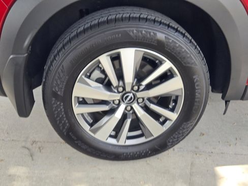 Used 2025 Nissan Pathfinder SL FWD image 27