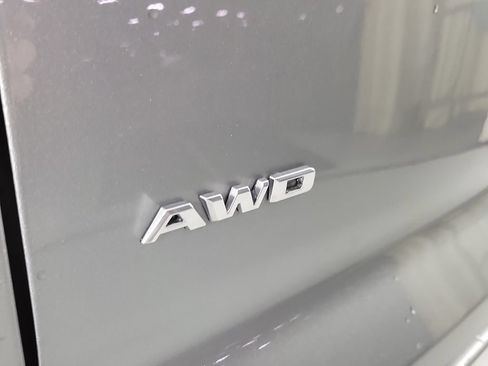 Certified 2024 Cadillac XT4 Premium Luxury AWD/4WD image 5