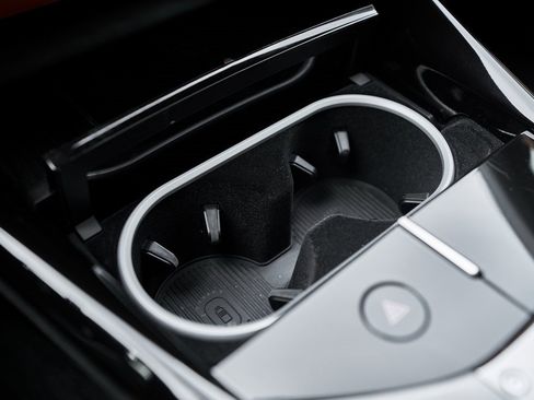 Used 2025 Ferrari Purosangue image 74