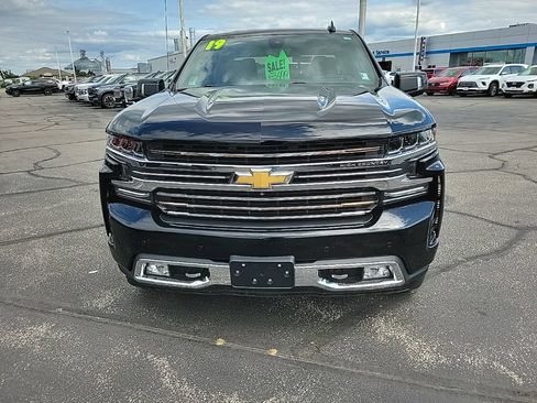 Used 2019 Chevrolet Silverado 1500 High Country w/ Technology Package AWD/4WD image 2