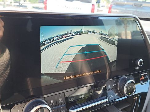 Certified 2023 Toyota Highlander XLE image 25