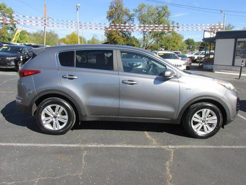 Used 2019 Kia Sportage LX image 3