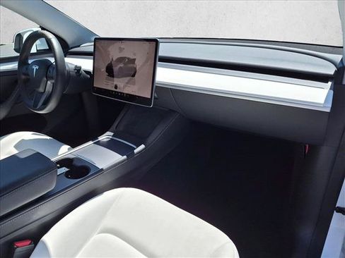 Used 2023 Tesla Model Y Long Range AWD/4WD image 22