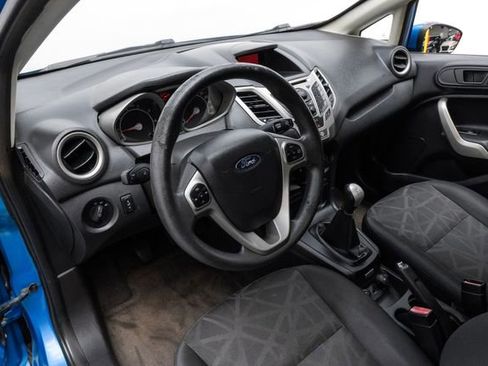 Used 2012 Ford Fiesta SE w/ Moon & Mood Pkg image 3