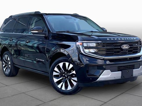 Used 2026 Ford Expedition Platinum w/ Driver's Package AWD/4WD image 3
