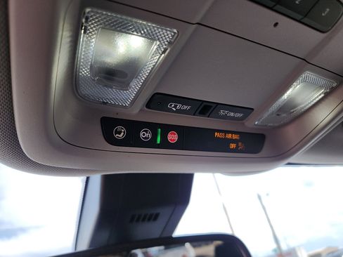 Used 2023 GMC Terrain SLT image 19