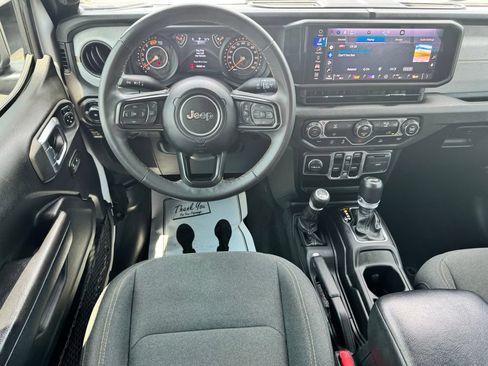 Used 2024 Jeep Wrangler Unlimited Sport AWD/4WD image 17