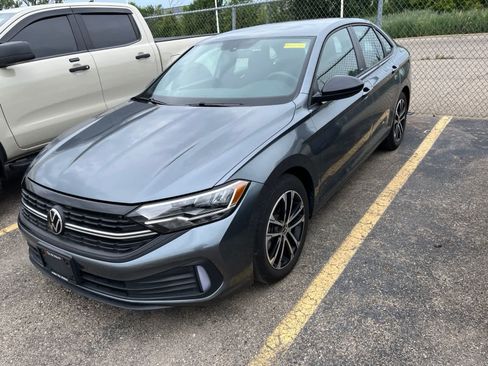 Used 2023 Volkswagen Jetta Sport FWD image 3