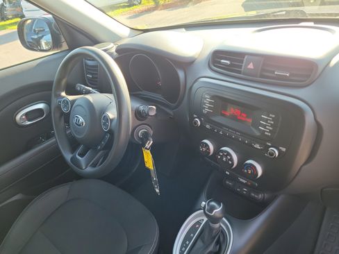 Used 2016 Kia Soul FWD image 8