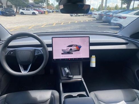 Used 2025 Tesla Model 3 Long Range RWD image 9