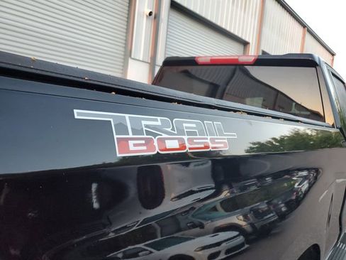 Used 2022 Chevrolet Silverado 1500 LT Trail Boss w/ Bed Protection Package image 9