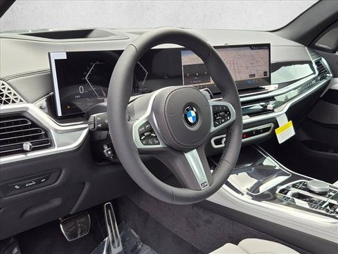 New 2026 BMW X5 xDrive40i w/ M Sport Package AWD/4WD image 3