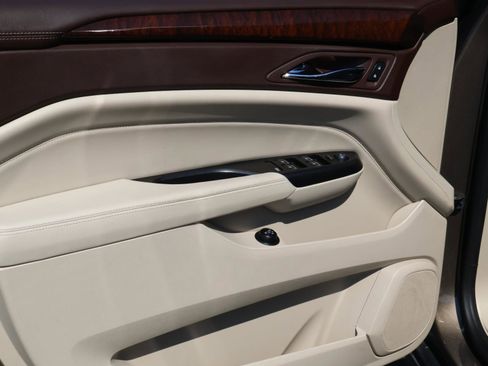 Used 2016 Cadillac SRX Luxury w/ Driver Awareness Package image 21