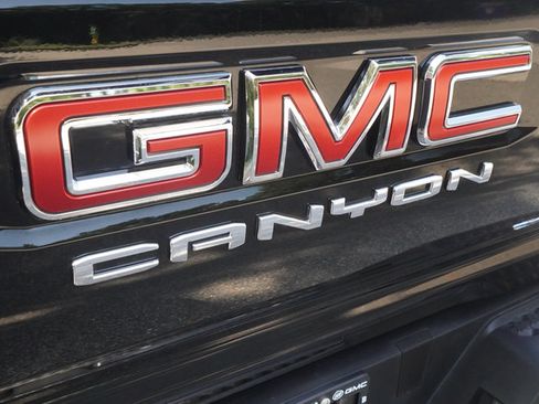 Used 2024 GMC Canyon AT4 w/ AT4 Premium Package AWD/4WD image 40