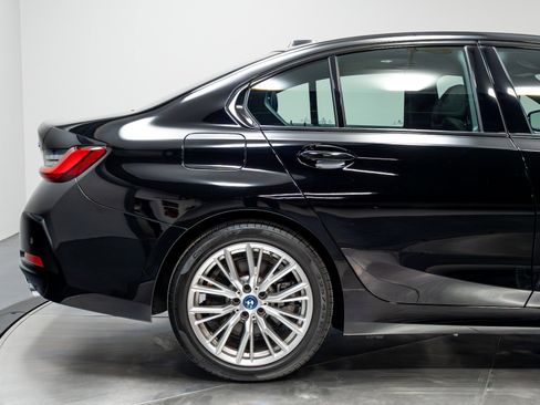 Used 2023 BMW 330e xDrive w/ Convenience Package AWD/4WD image 16