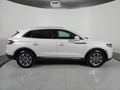Certified 2022 Lincoln Nautilus AWD w/ Premium Package image 3