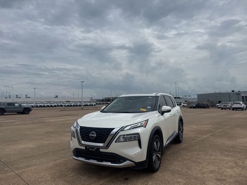 Used 2022 Nissan Rogue Platinum w/ Head-Up Display Package FWD image 7