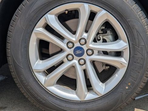 Used 2020 Ford Edge SEL w/ Convenience Package FWD image 11