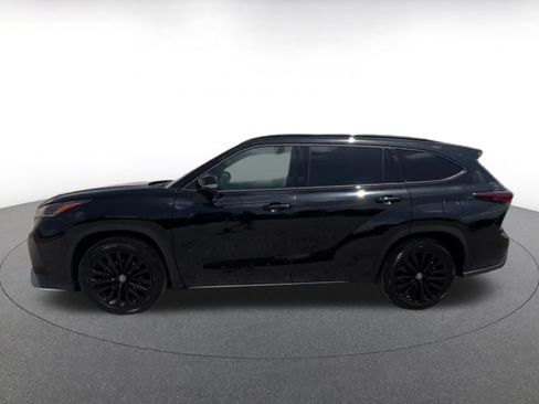 Used 2025 Toyota Highlander XSE AWD/4WD image 9