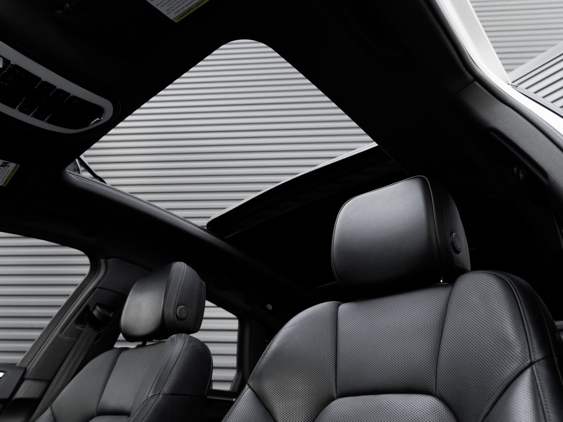 Certified 2021 Porsche Macan S AWD/4WD image 14