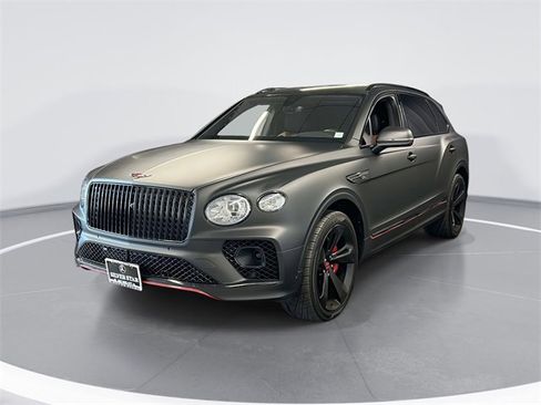 Used 2023 Bentley Bentayga Extended Wheelbase image 3