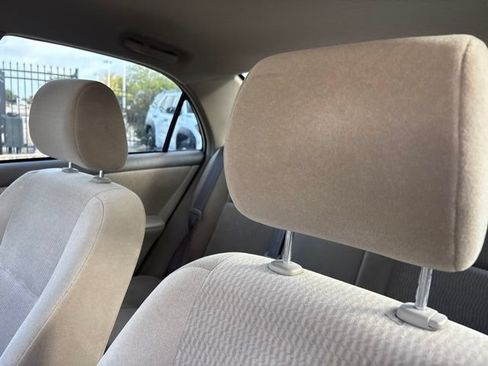 Used 2006 Toyota Corolla LE w/ Audio Value Pkg FWD image 9