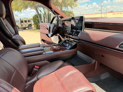 Used 2019 Lincoln Navigator Black Label w/ Cargo Package AWD/4WD image 22