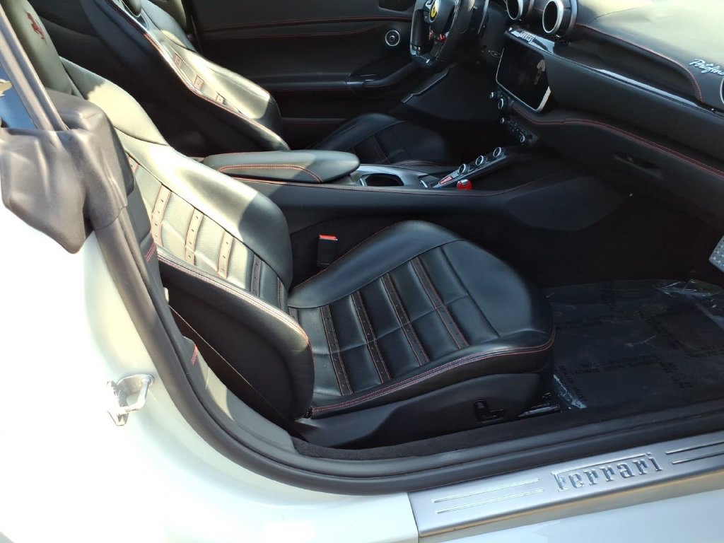 Used 2019 Ferrari Portofino RWD image 8