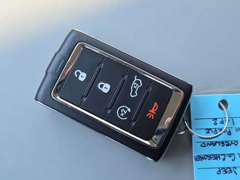 Used 2022 Jeep Grand Cherokee Overland image 35