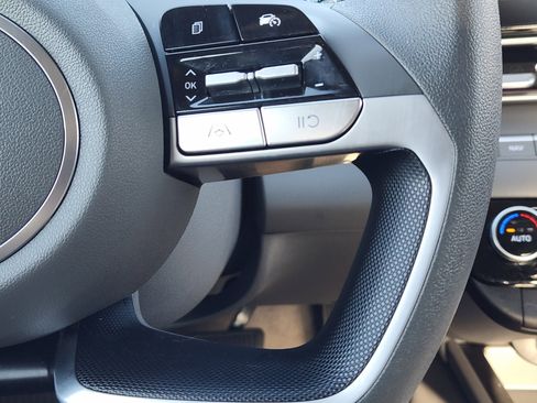 Used 2024 Hyundai Elantra SEL image 28