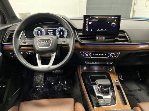 Used 2022 Audi Q5 e Prestige w/ Prestige Package image 5