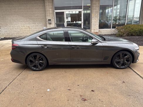 Used 2023 Genesis G70 2.0T w/ Sport Prestige Package image 7