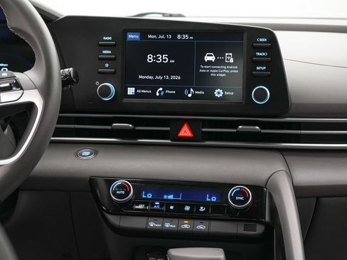 Used 2025 Hyundai Elantra Sport FWD image 15